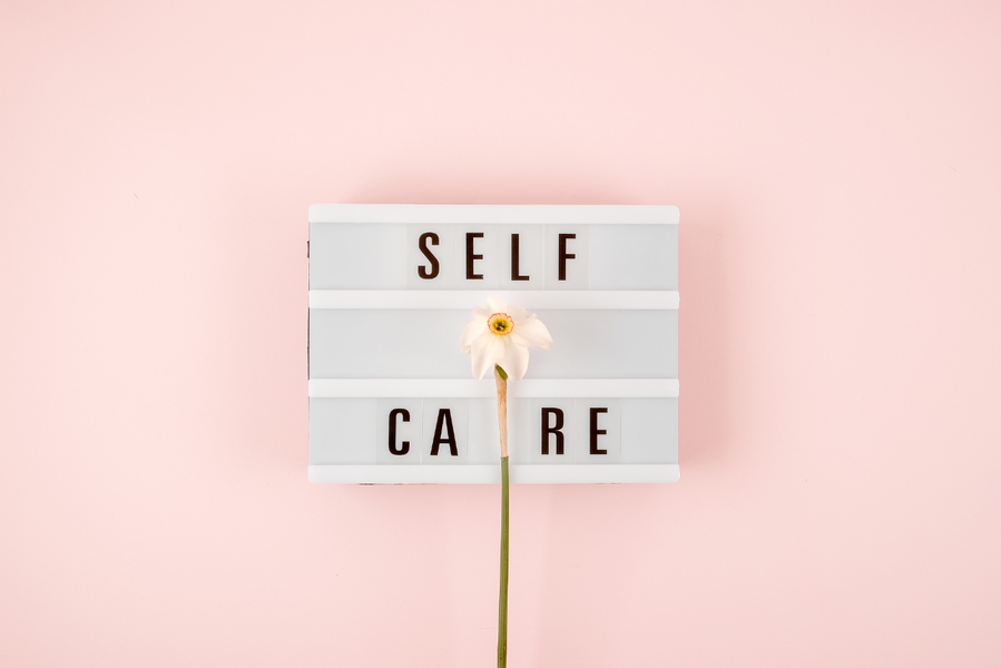 5 Simple ways to include some Self-Love into your (busy) day